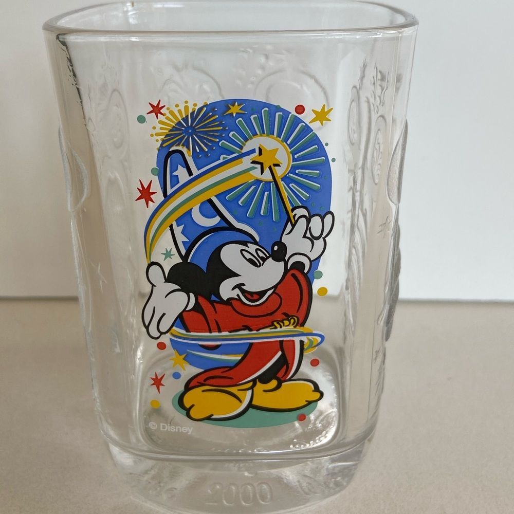 2000 Millenn. Walt Disney World MICKEY MOUSE Glass